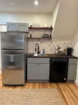 Charming 2-bedroom house in Lakewood with WiFi access - Homestays