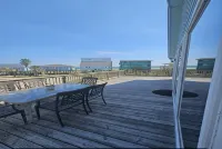 Cozy and Clean steps from the beach. Gulf views <3