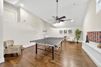 The Parkview: 4,120 SF Luxe - 3-min to DT Franklin