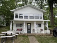 Idyllic 3-Bedroom Lake Front Cottage on Ford Lake - 3 stjerner