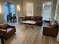 Charming 2-bedroom apartment with AC, WiFi, in The Historic Ashtabula Harbor
