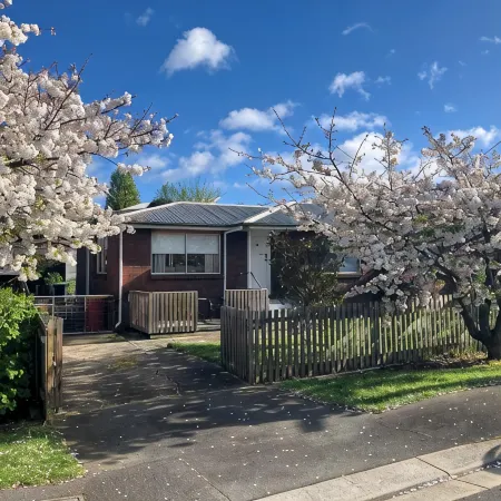 Comfortable 3 Bedroom Home with all the facilities to accommodate 6 people.