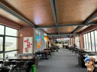 Deep breaths at Xiling Snow Mountain Campground โรงแรมในต้าอี้
