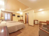 Real Castilha Hotel Hotels near República