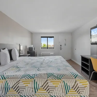 Budget Inn-Norfolk, VA - Oceanview Hotels near Longest Pier