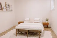 Luxury Waterfront Cottage Rental with Sauna & Hot Tub - 15 Mins from Buckhorn - balcony