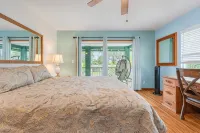 New 3 Bdrm, Large Lanai, Quiet area, Ocean Breezes, Short Walk to the Beach - Kitchens