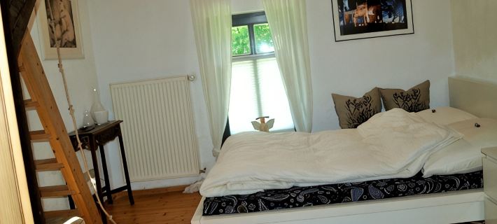 Old forester's house in the nature park, surrounding area of Berlin, own terrace, sauna, WiFi 梅基施-奧得蘭縣酒店