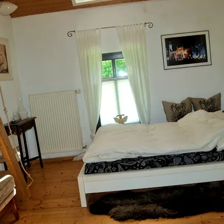 Old forester's house in the nature park, surrounding area of Berlin, own terrace, sauna, WiFi