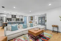 Luxury Oasis w/ Private Pool - 5-Minutes to Beach - 4-Star