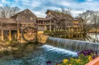 Emerald Woods 2 bedroom 2 bath Sleeping 6 in the Heart of Pigeon Forge - Chalets