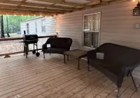 TWIN PINES Toledo Bend Camp with plenty of boat parking in quiet neighborhood - Homestays