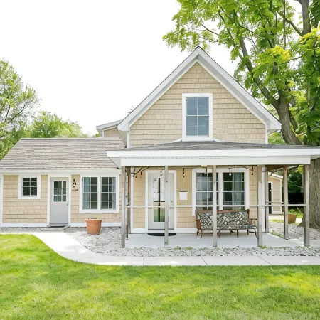 3 Adorable Old Fashioned Cottages In A Great Location ~ 3 Cottages At One Price!
