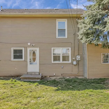 5 Bedroom 7 Beds Cozy and Spacious Home