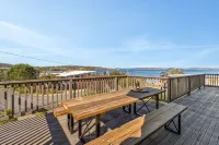 Escape to Coastal Tranquility - 400m from Primrose Sands Beach