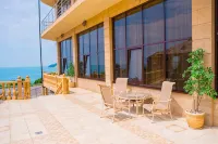 Lighthouse Hotel - parking