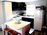 Cozy Pet Friendly House Next To Train Hotels in Canton