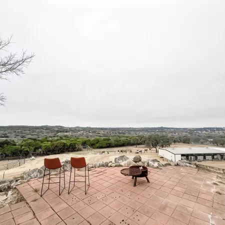 Hilltop Haven on 31 acres w/ Breathtaking Views, Horses, & Epic Fire Pit