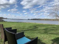 The Riverbottom - Tiny Home 2 Hotels in Bellevue