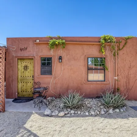 Private Retreat In Northwest Las Vegas For A Single Or Couple Отели рядом с достопримечательностью «Поле для диск-гольфа Mountain Crest Disc»