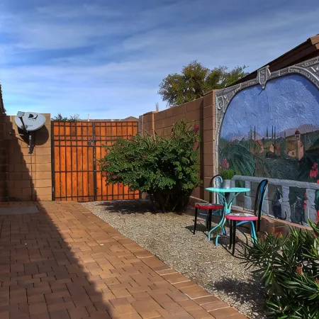 Beautiful 3 Bdrm./2 Bath Gold Canyon home w/heated pool in private setting