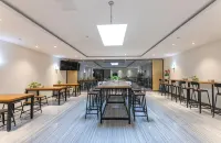 High Ting X Hotel (Zhuhai Qingyou Road Beachfront Flagship Store) - 2 stjerner