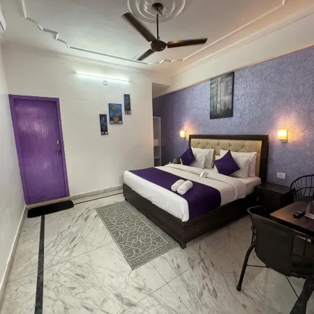 Live Free Hostel Rishikesh