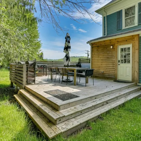 Dancing Doe Estate with Wood Stove, Hot Tub & Firepit