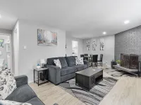 Beautiful remodeled 2 bedroom, walking distance from Downtown with AC Hotels in Olympia