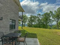 5-Bedroom Vacation Home with Private Slip, Just 10 Minutes from the Marina - 3-Star