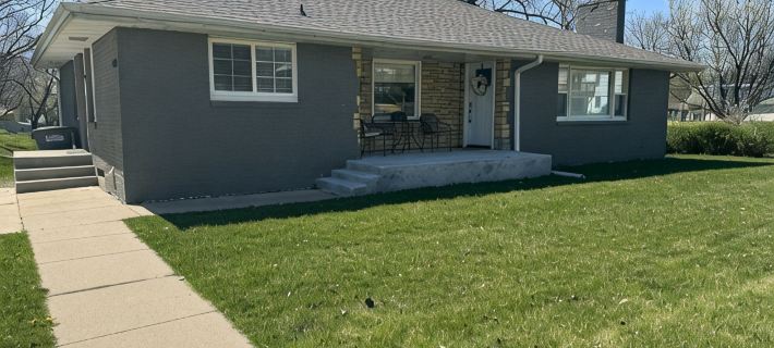 The Parkview House. Hot Tub, Arcade & Park! Hotels in Dubuque