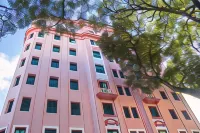 Hotel Central Hotels near Arruda Stadium