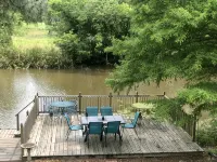 Experience Louisiana, Cabin on Bayou Petite Anse, centrally located in Acadiana - WiFi