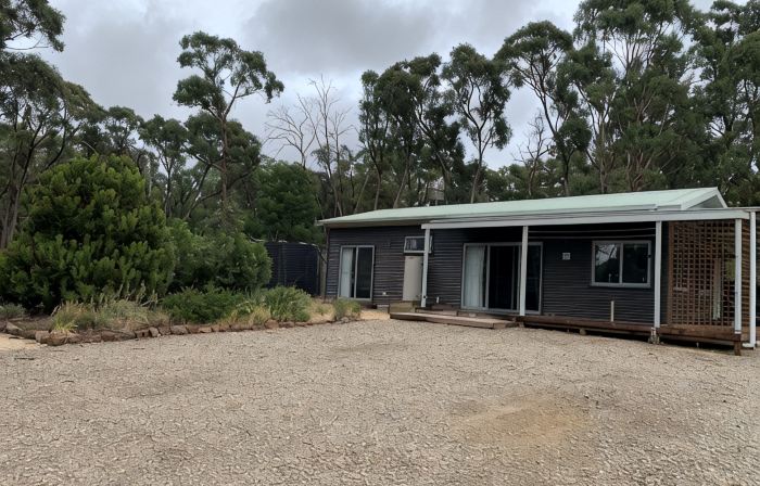 Bright and spacious bungalow in authentic bush setting