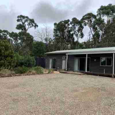 Bright and spacious bungalow in authentic bush setting Hotel Exterior