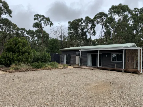 Bright and spacious bungalow in authentic bush setting