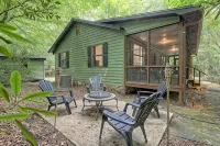 “Serenity Wow Cabin on the Creek Close to Town