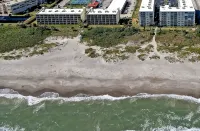 Stylish w/ Ocean View and 2 Balconies, Heated Pool, Centrally Located - Parvekkeita