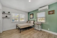 2526 Modern Studio in Historic Area - 2 estrellas