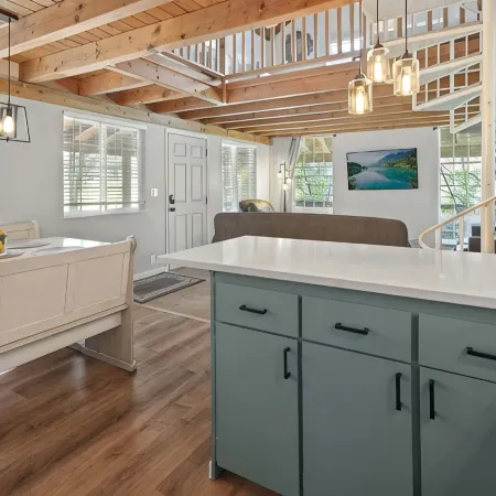 The Buck Spur | A Cozy Cottage close to Sandpoint & Silverwood