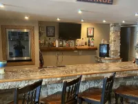 Charming lake side retreat great for family time or a romantic getaway! Hotele w: Otisco
