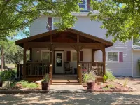 1880 Country Farmhouse. Quiet-Lake-Hunt-Pets ok - 3-Star