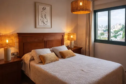 Penthouse w/ Private Hot Tub – Large Terrace – Walk to Beach - Homestays