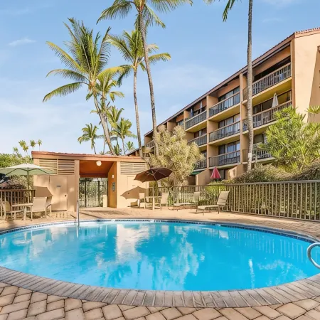 Sunset in Maui; 1br condo, walk to beach and surf