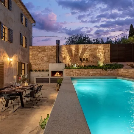 Villa Elena - Four Bedroom Villa with Pool Hotels in Golaš