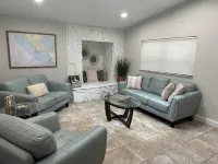 Totally Renovated near Pete's Pier with Trailer Parking Walk to Three Sisters!!