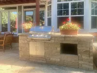 Front Door Access to Running & Biking Trails; Short Drive to Downtown and Campus - 홈스테이