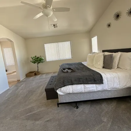 Spacious Stargazing Sleeps 8-10 Secret Gem 4Br, HotTub, Treadmill, Keyless Entry