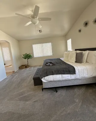 Spacious Stargazing Sleeps 8-10 Secret Gem 4Br, HotTub, Treadmill, Keyless Entry - Wifi