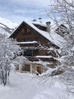 Chalet Valloire -appartement 4 Étoiles 7pers au Pied des Pistes - 3-Star